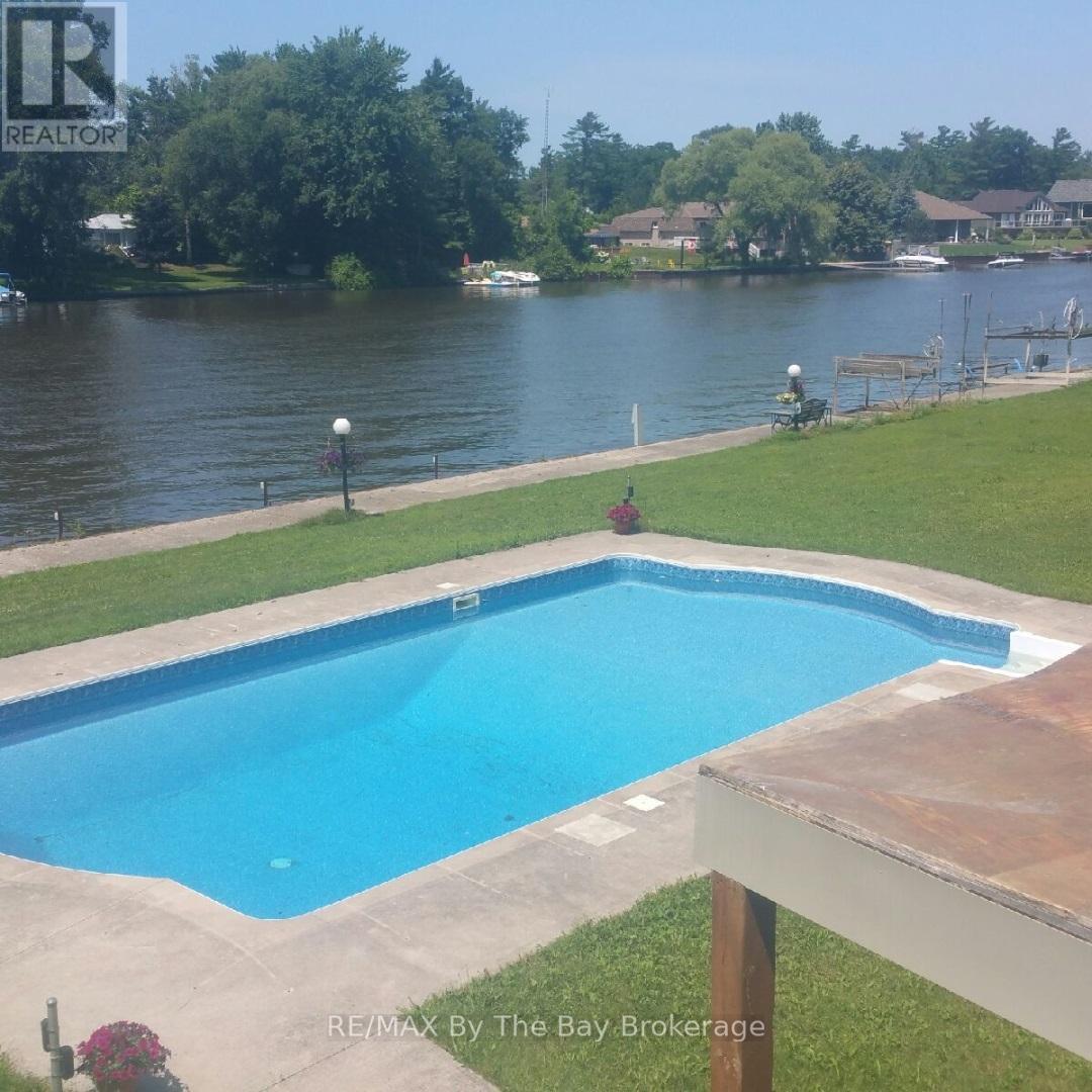10 Edgewater Road, Wasaga Beach, ON - Outdoor With Body Of Water With In Ground Pool With View