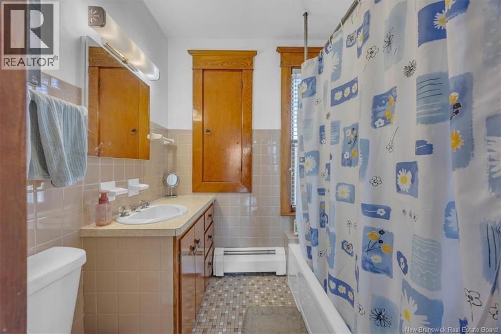 360 Riverview Drive, Saint John, NB - Indoor Photo Showing Bathroom