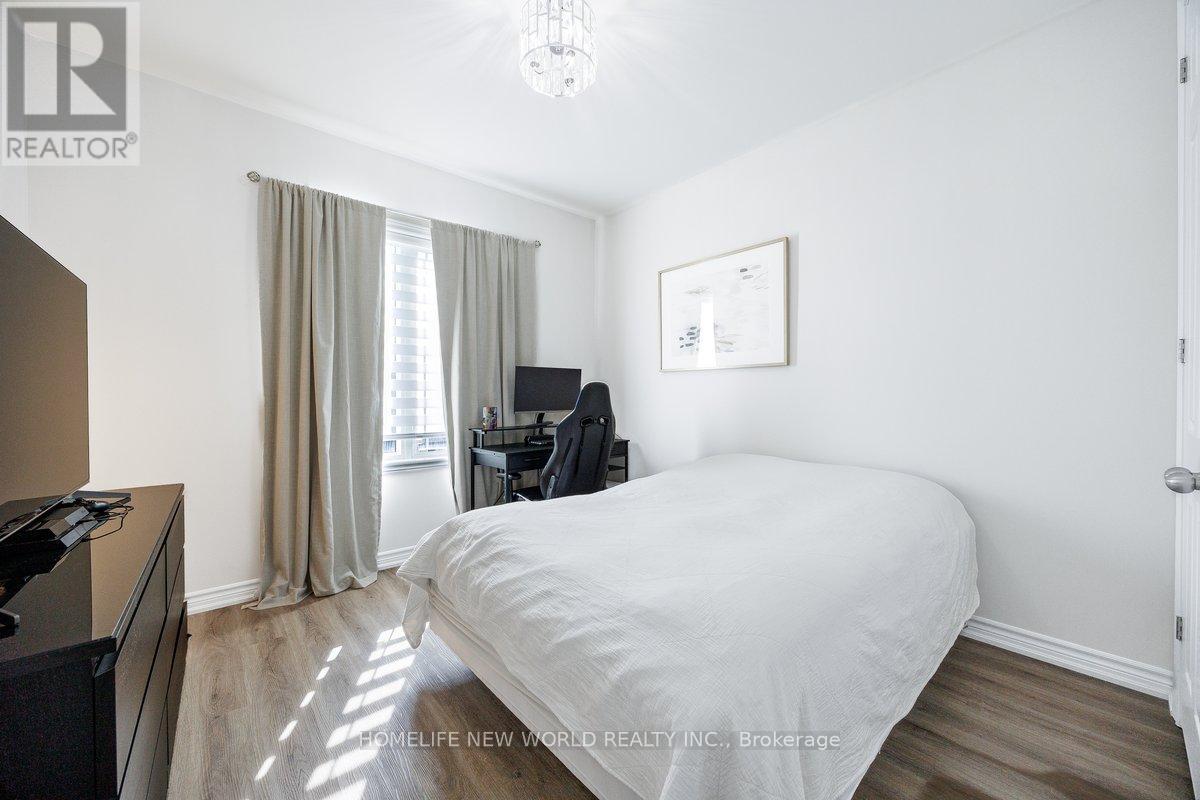 54 Tyndall Drive, Bradford West Gwillimbury, ON - Indoor Photo Showing Bedroom