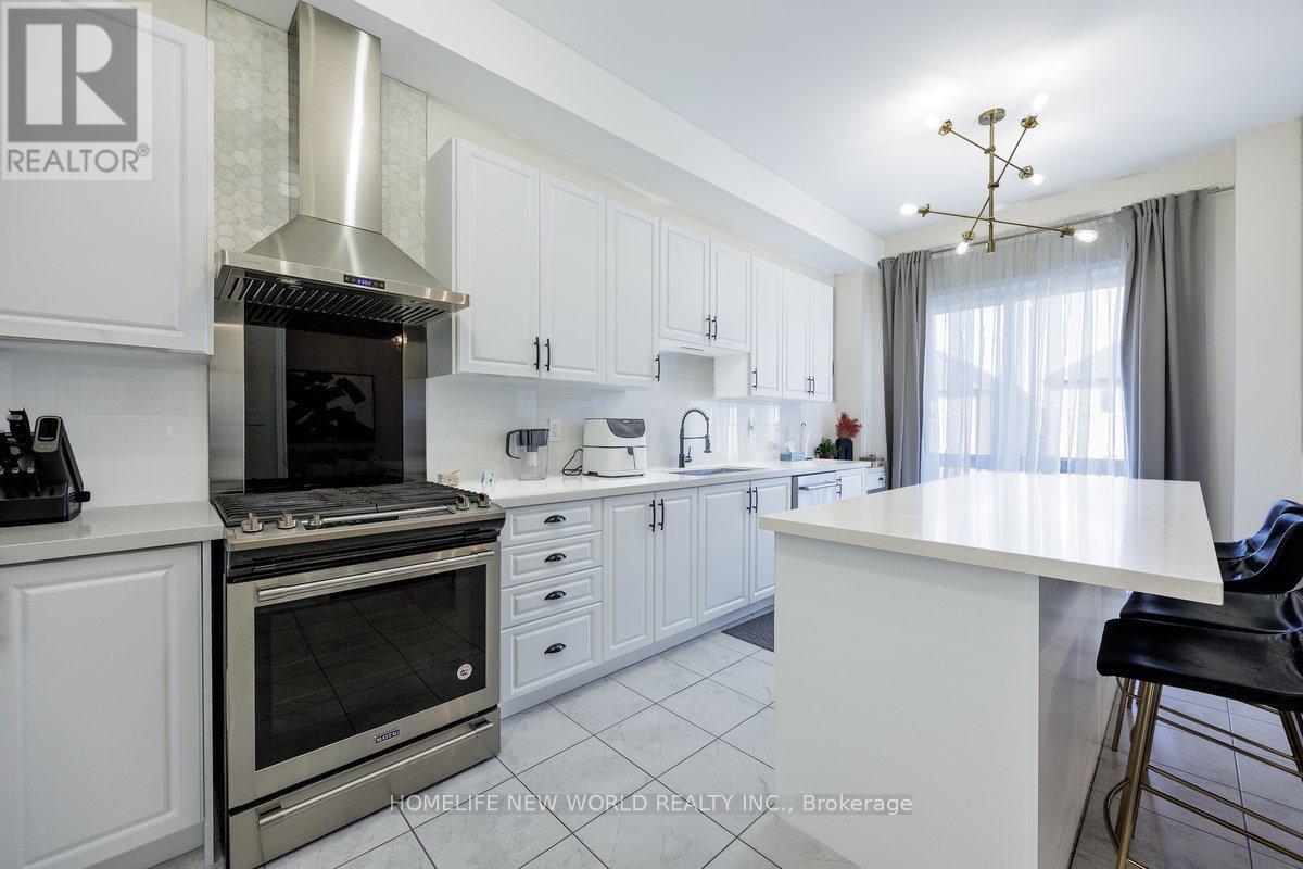 54 Tyndall Drive, Bradford West Gwillimbury, ON - Indoor Photo Showing Kitchen