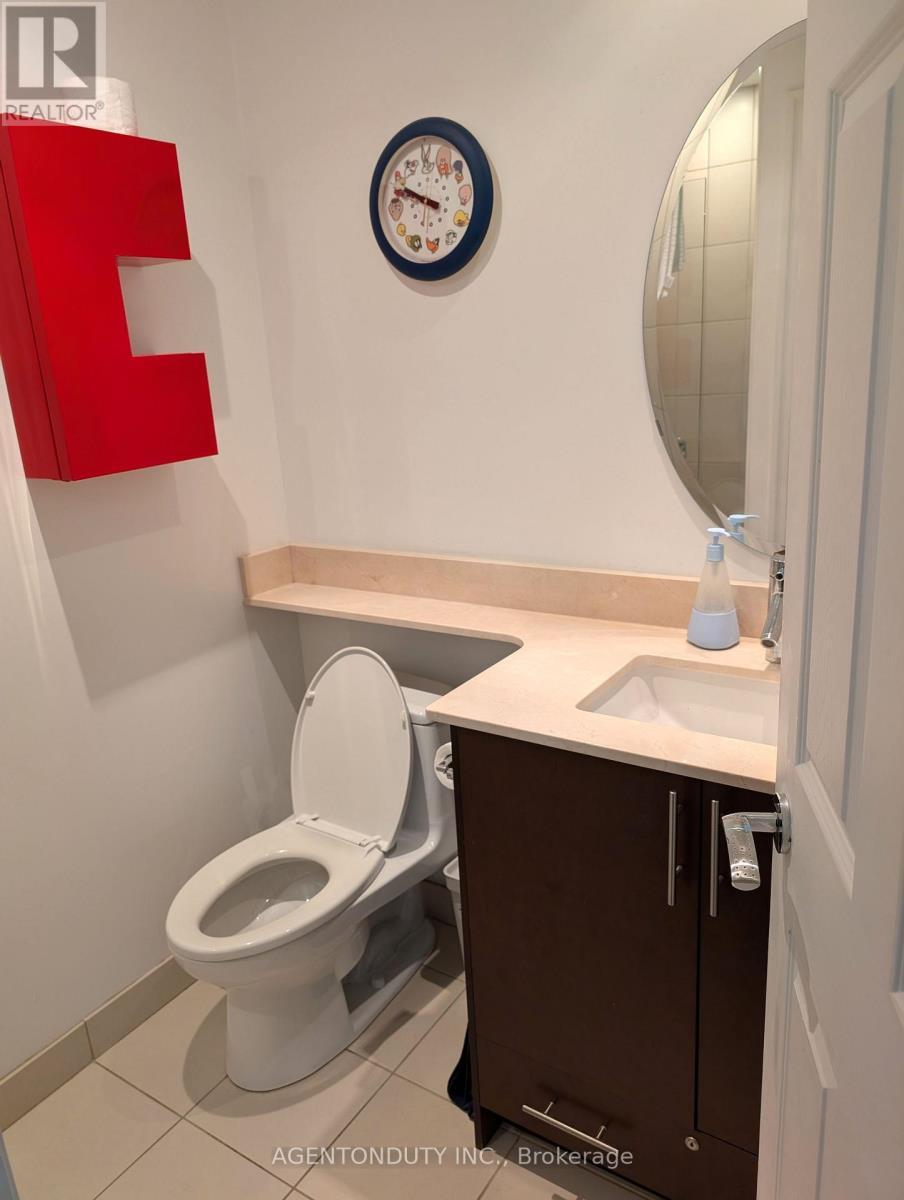 3 Pc bathroom - 1009 - 35 Balmuto Street, Toronto, ON - Indoor Photo Showing Bathroom