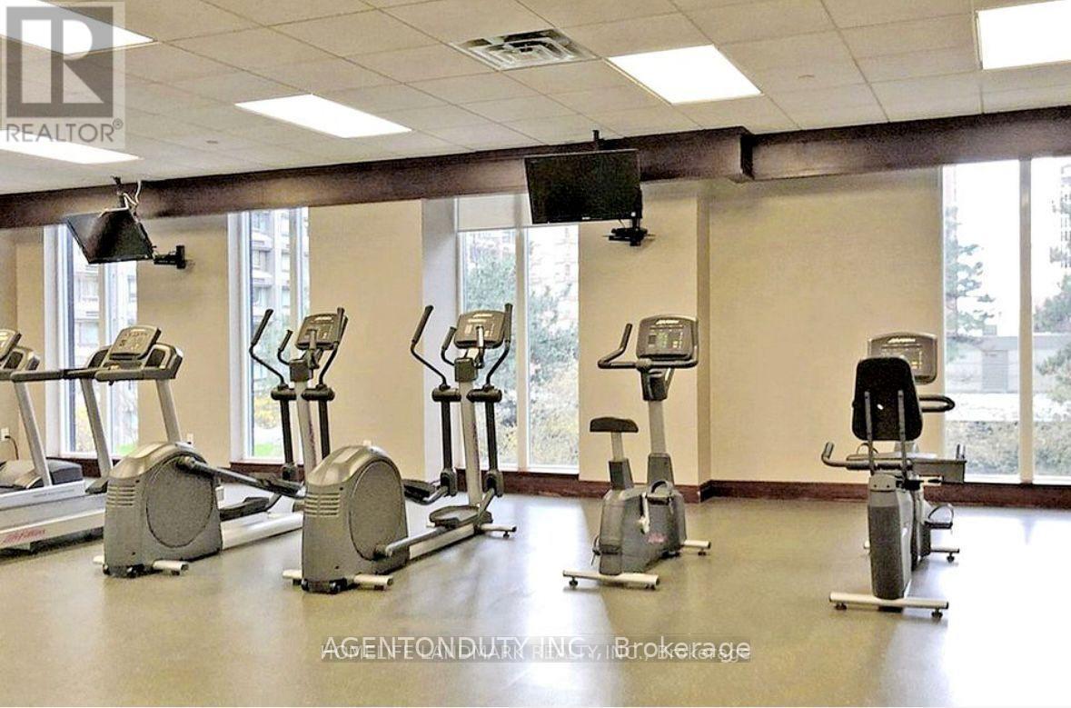 Gym - 1009 - 35 Balmuto Street, Toronto, ON - Indoor Photo Showing Gym Room