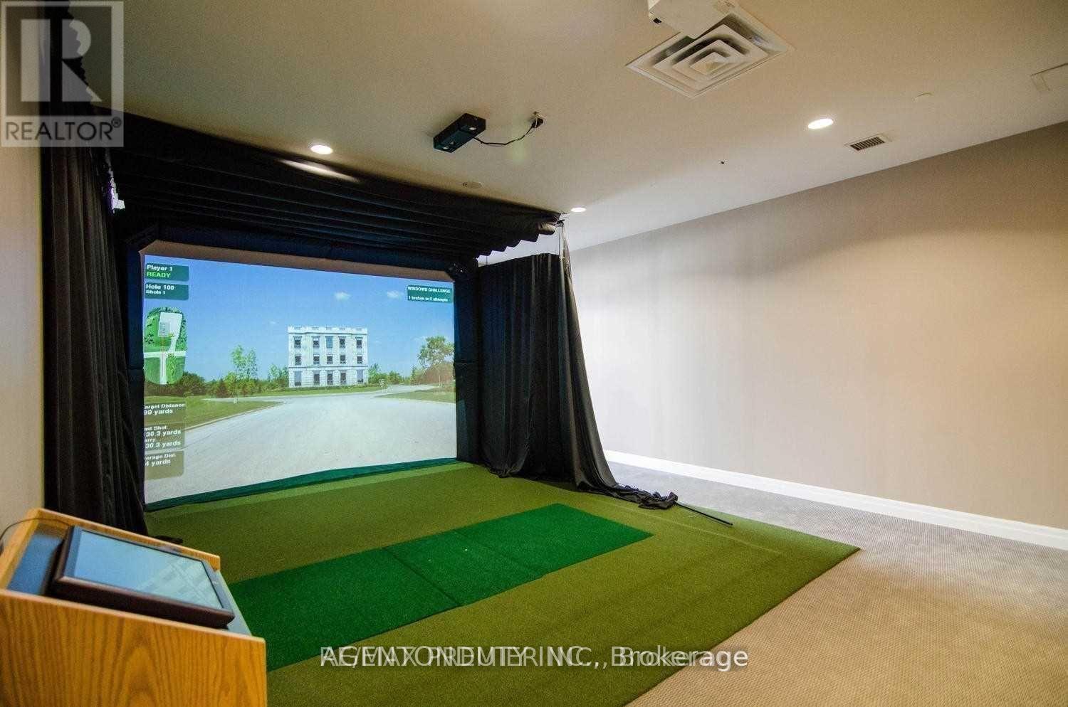 Virtual Golf - 1009 - 35 Balmuto Street, Toronto, ON - Indoor Photo Showing Other Room
