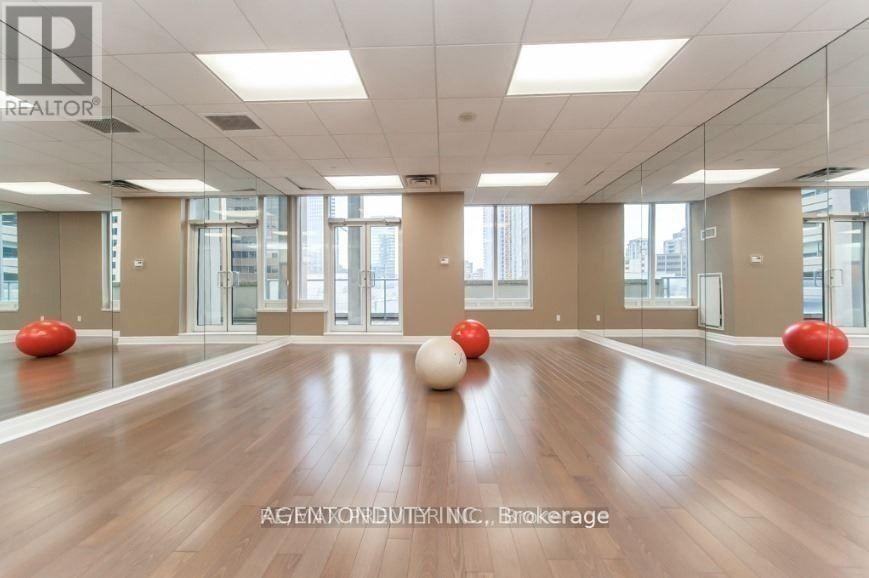 Yoga Room - 1009 - 35 Balmuto Street, Toronto, ON - Indoor Photo Showing Other Room
