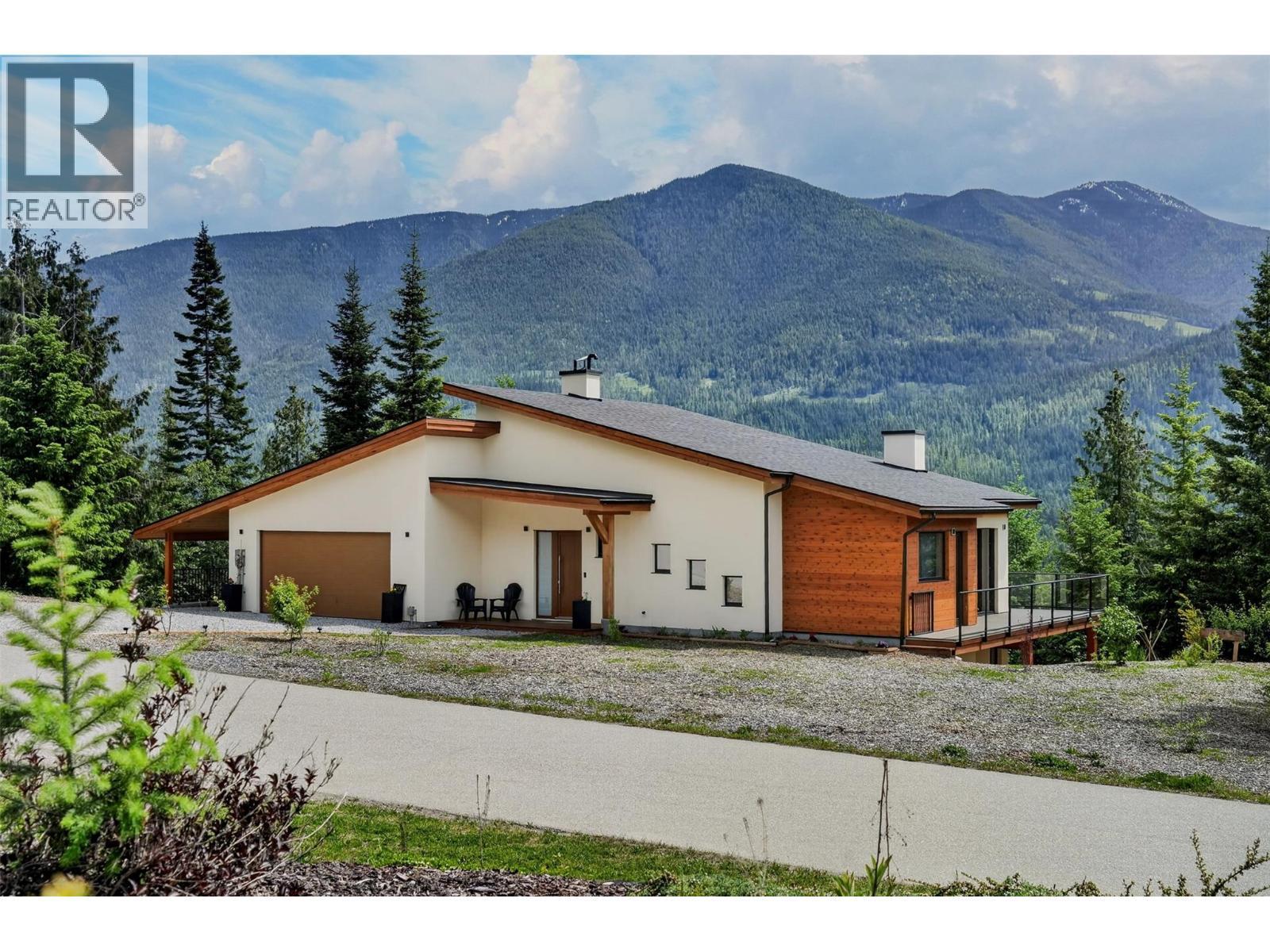 6804 Grandview Drive, Nelson, BC - Outdoor