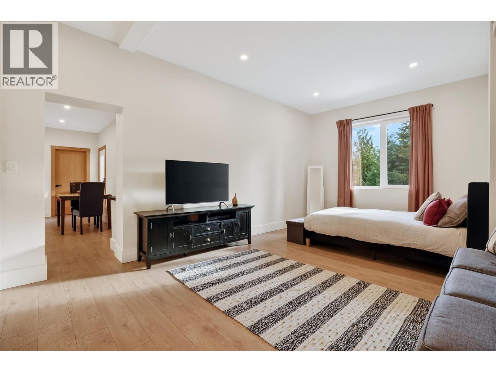 Suite: Sleeping/Living - 6804 Grandview Drive, Nelson, BC - Indoor