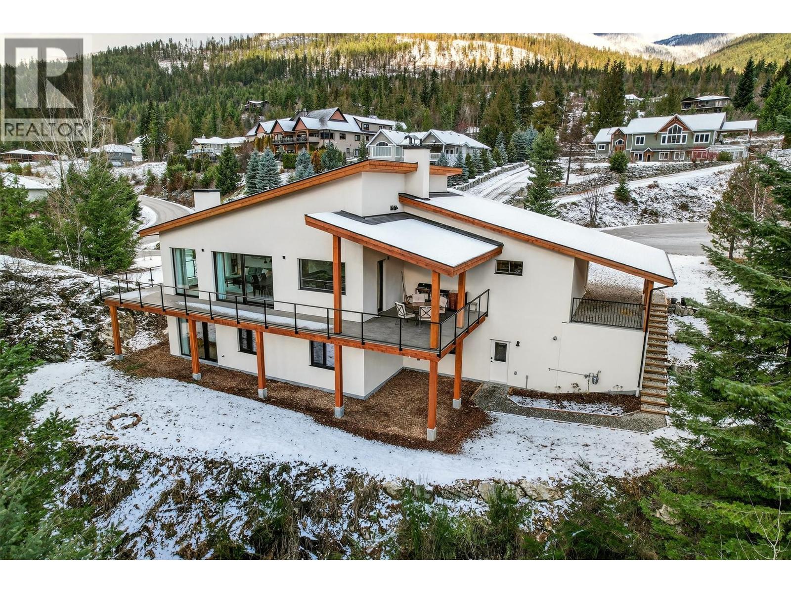 6804 Grandview Drive, Nelson, BC - Outdoor With Deck Patio Veranda