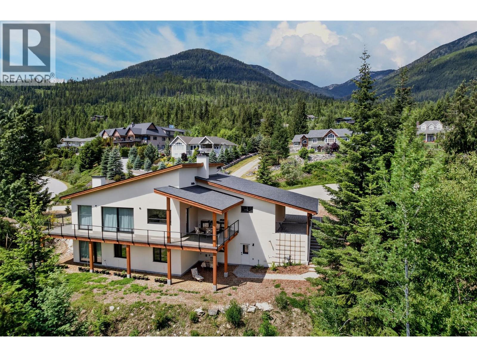 6804 Grandview Drive, Nelson, BC - Outdoor With View