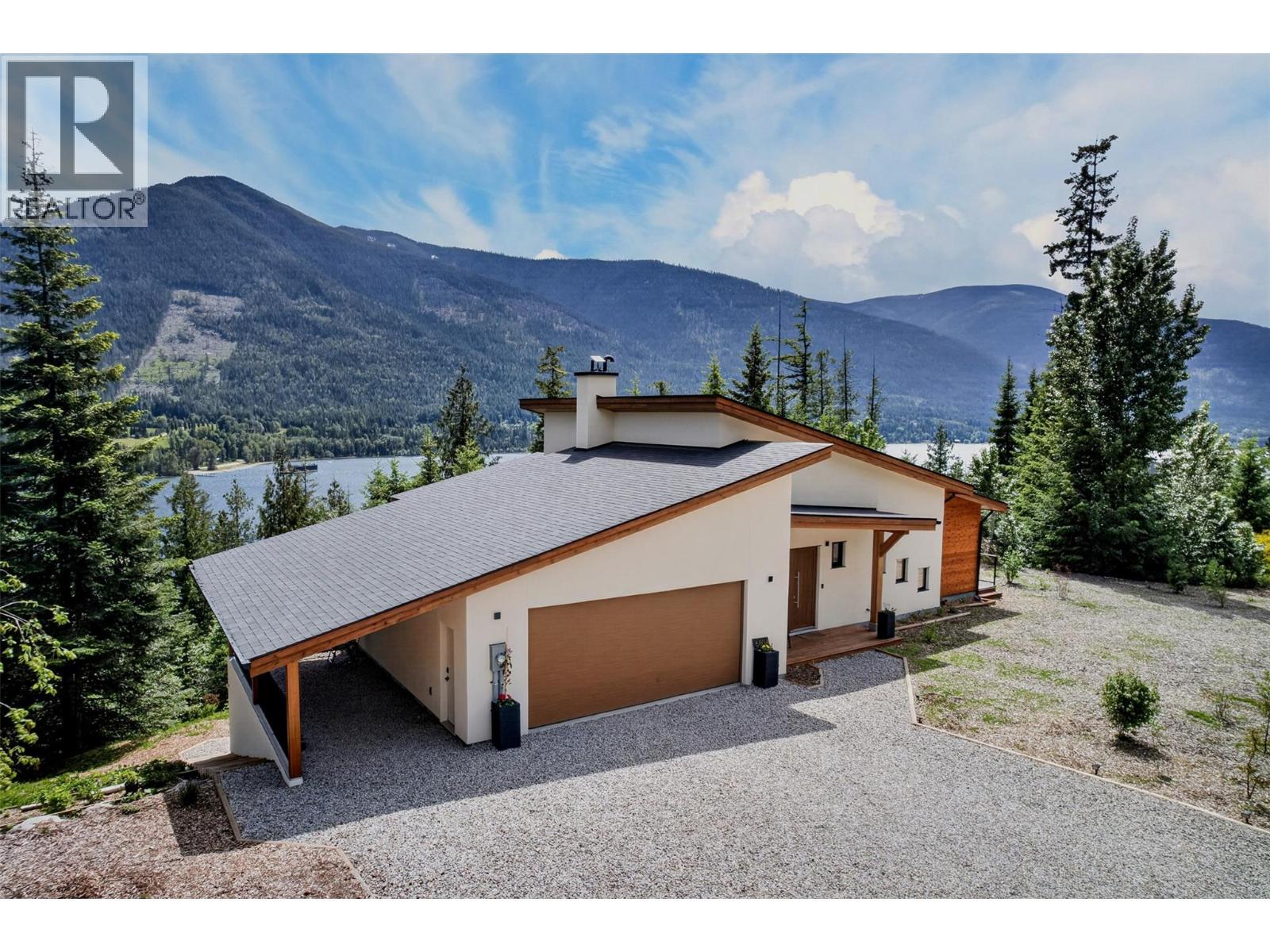 6804 Grandview Drive, Nelson, BC - Outdoor