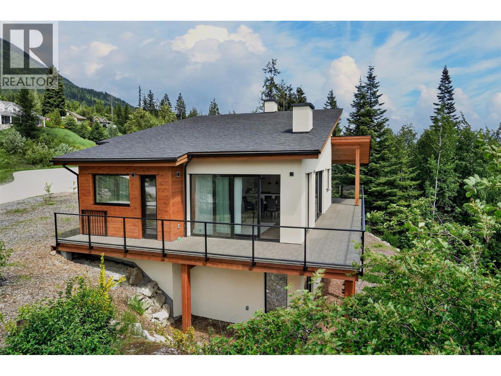 6804 Grandview Drive, Nelson, BC - Outdoor With Deck Patio Veranda