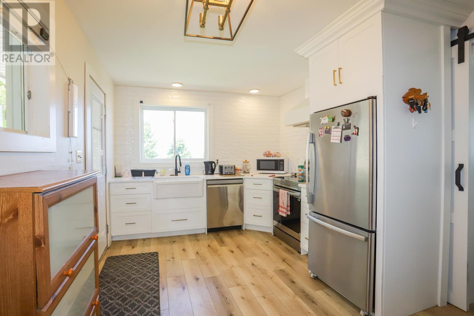 476 Cloudslee Rd, Plummer Additional Township, ON - Indoor Photo Showing Kitchen