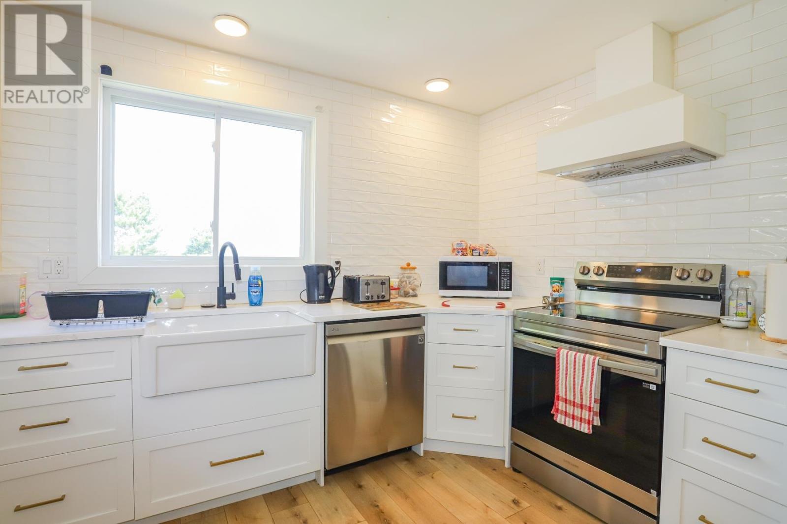 476 Cloudslee Rd, Plummer Additional Township, ON - Indoor Photo Showing Kitchen