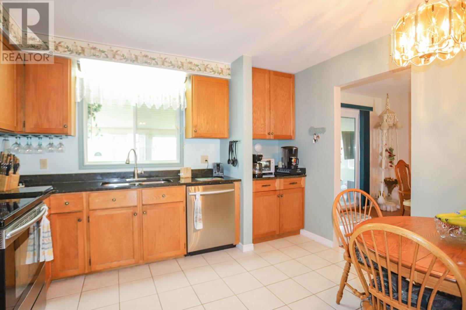 34 Taskar Dr, Sault Ste. Marie, ON - Indoor Photo Showing Kitchen With Double Sink