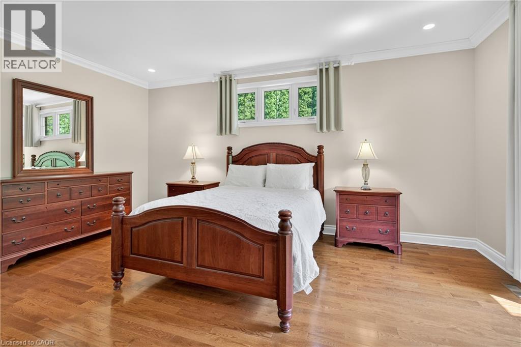 6786 Christine Court, Niagara Falls, ON - Indoor Photo Showing Bedroom