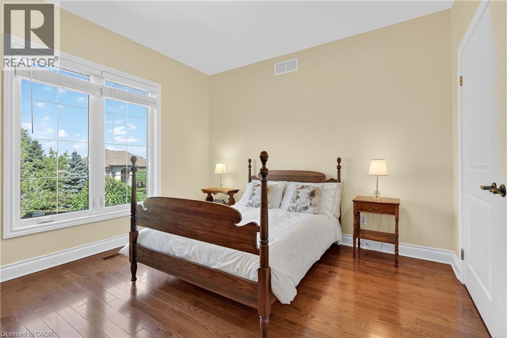 6786 Christine Court, Niagara Falls, ON - Indoor Photo Showing Bedroom