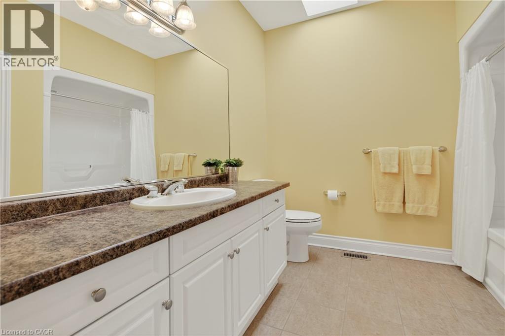 6786 Christine Court, Niagara Falls, ON - Indoor Photo Showing Bathroom