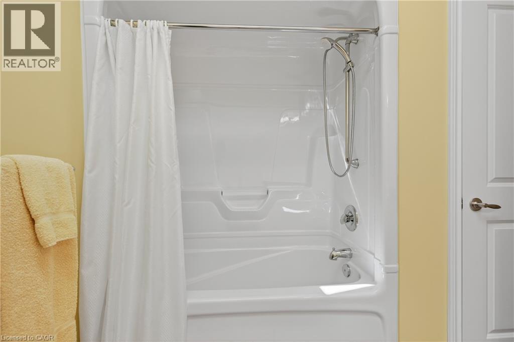 6786 Christine Court, Niagara Falls, ON - Indoor Photo Showing Bathroom