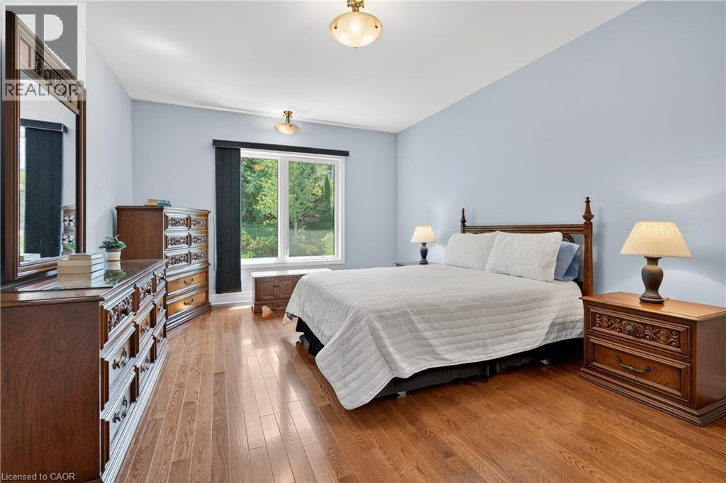 6786 Christine Court, Niagara Falls, ON - Indoor Photo Showing Bedroom