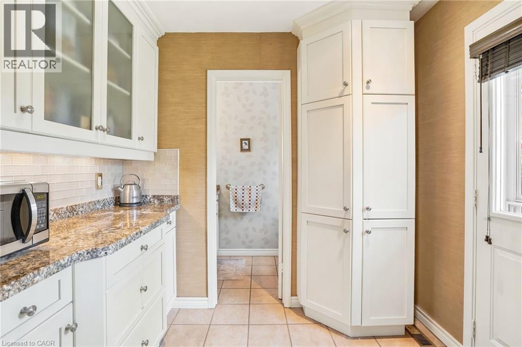 1381 Majestic Drive, Burlington, ON - Indoor Photo Showing Kitchen