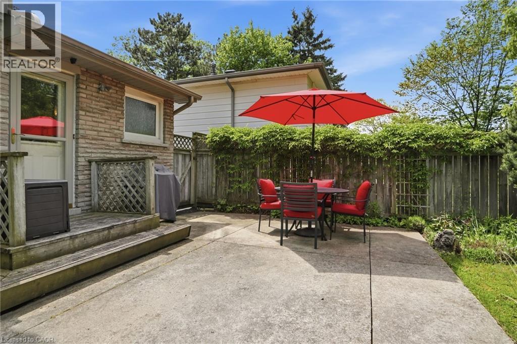 1381 Majestic Drive, Burlington, ON - Outdoor