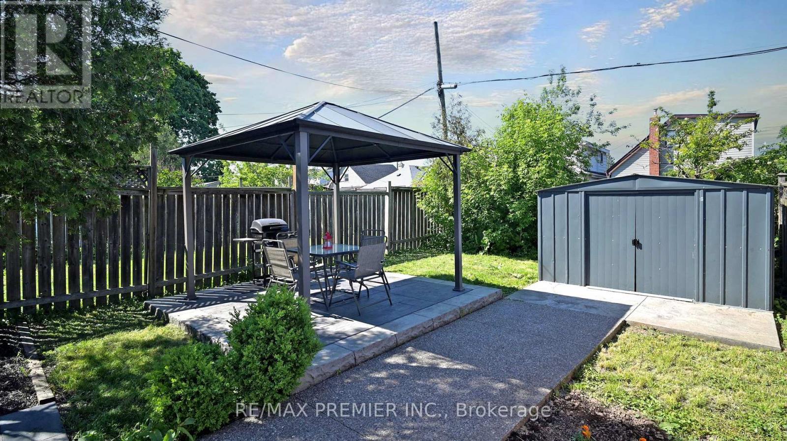 27 Cambridge Avenue, Hamilton, ON - Outdoor