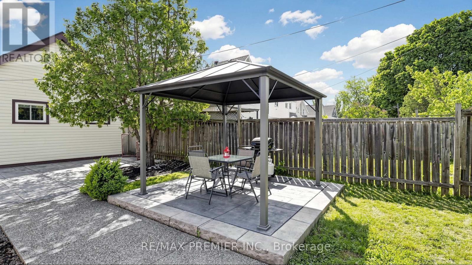 27 Cambridge Avenue, Hamilton, ON - Outdoor