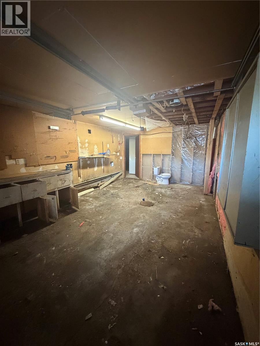 318 25Th Street E, Prince Albert, SK - Indoor