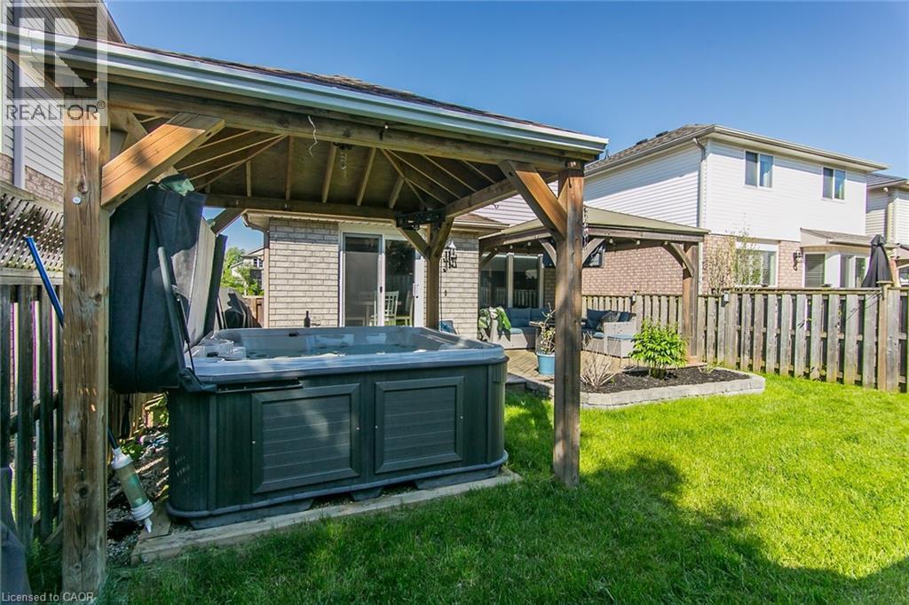 529 Chesapeake Crescent, Waterloo, ON - Outdoor With Exterior