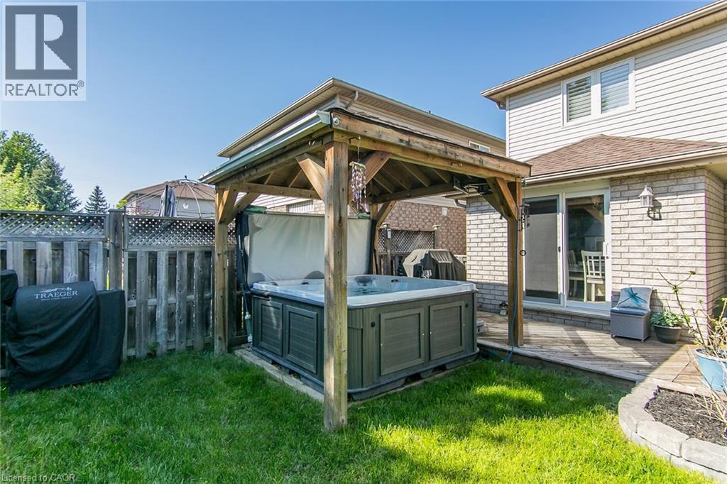 529 Chesapeake Crescent, Waterloo, ON - Outdoor With Exterior
