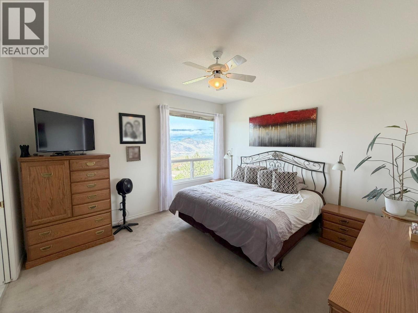 2080 Pacific Way Unit# 33, Kamloops, BC - Indoor Photo Showing Bedroom
