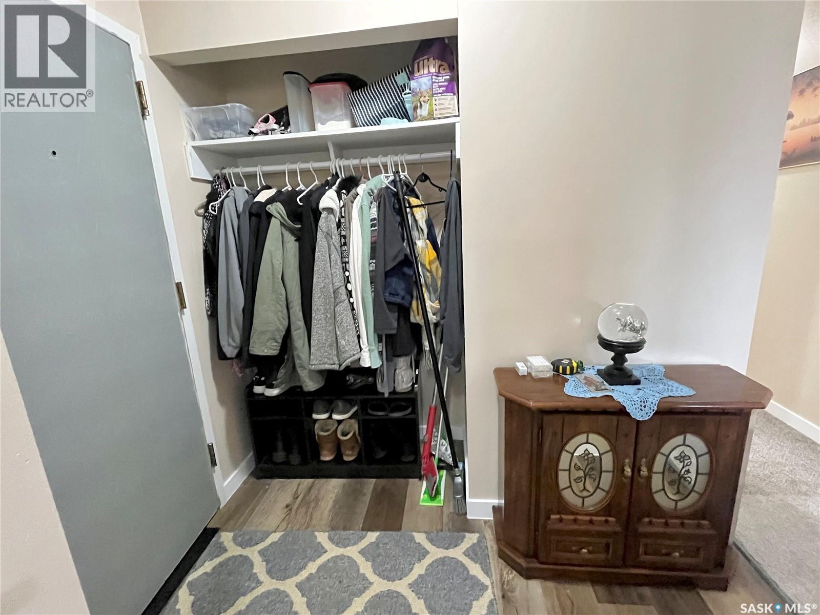 101 502 5Th Avenue, Weyburn, SK - Indoor Photo Showing Other Room