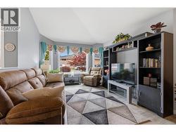 Generous sized Livingroom -