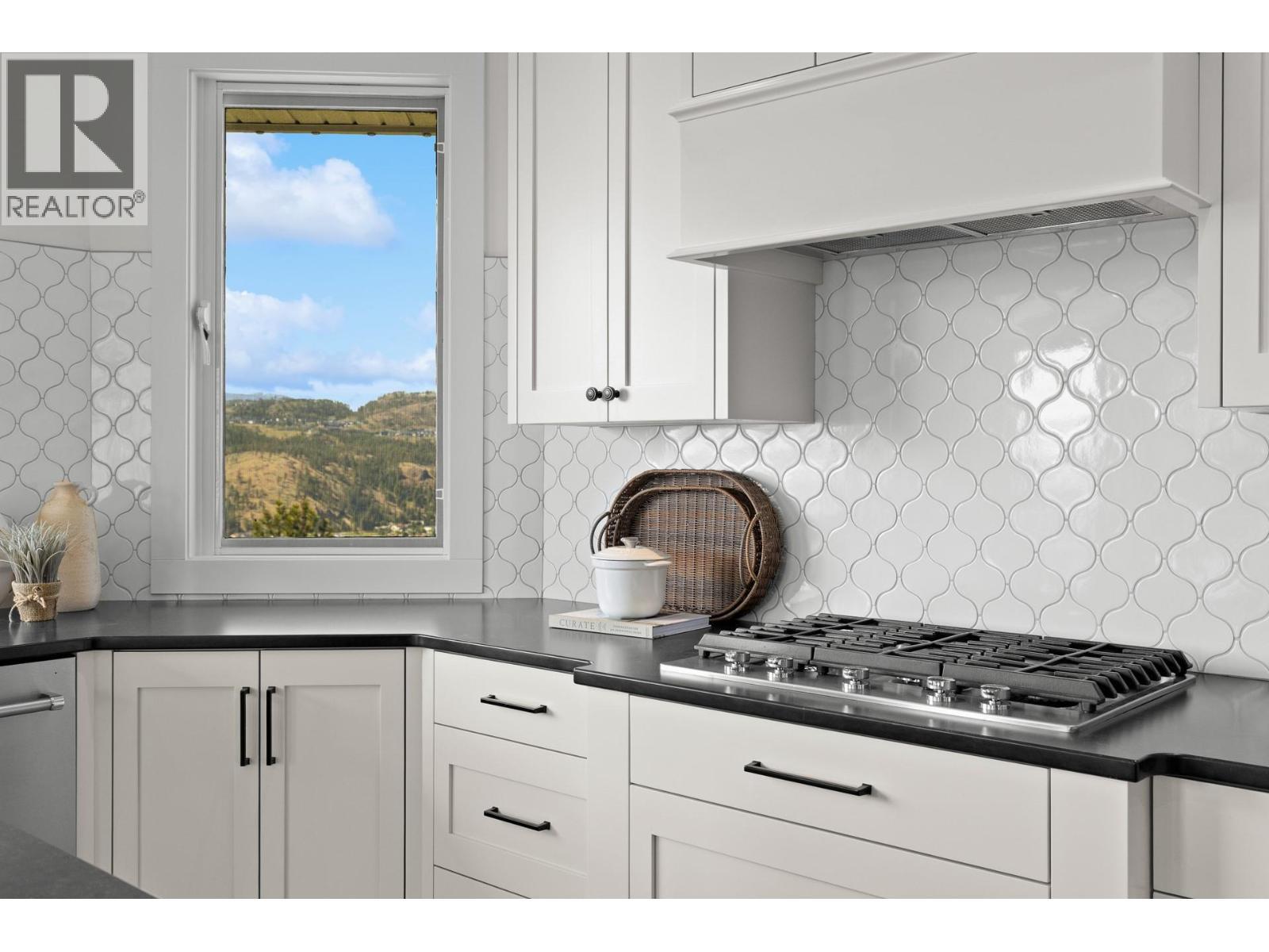 2150 Breckenridge Court, Kelowna, BC - Indoor Photo Showing Kitchen