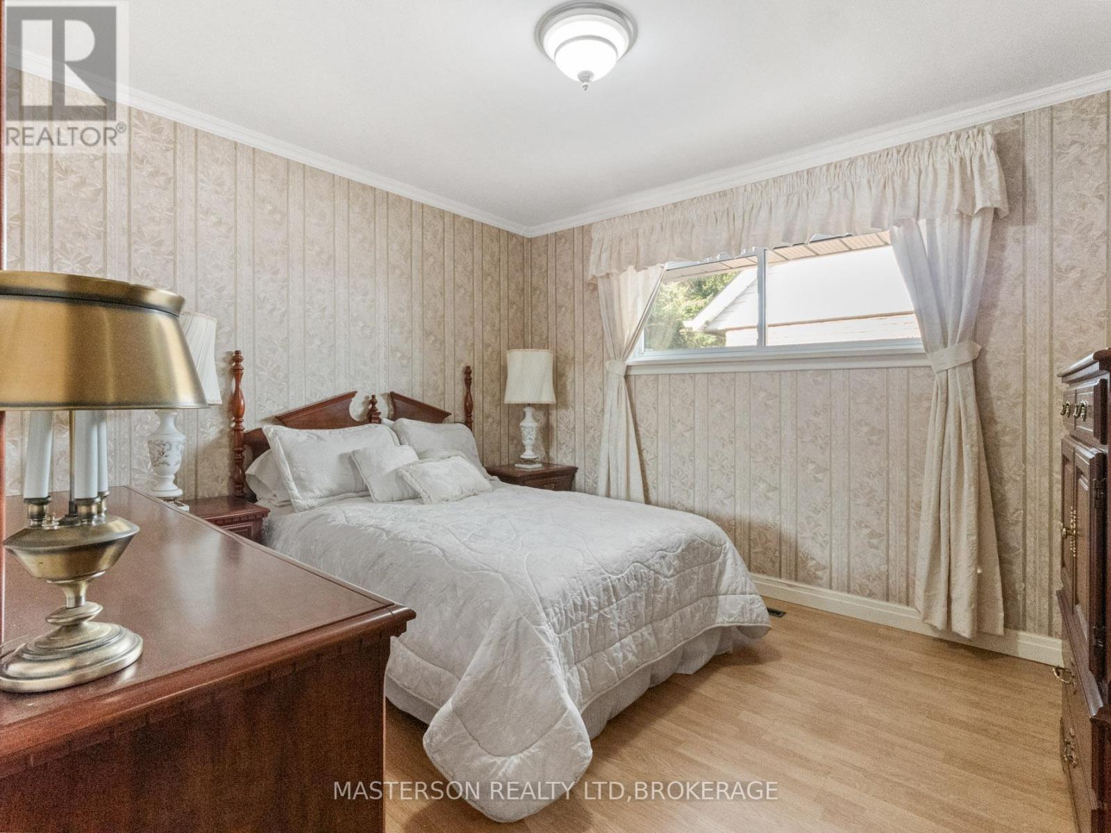 5 Burdy Drive, St. Catharines (Grapeview), ON - Indoor Photo Showing Bedroom