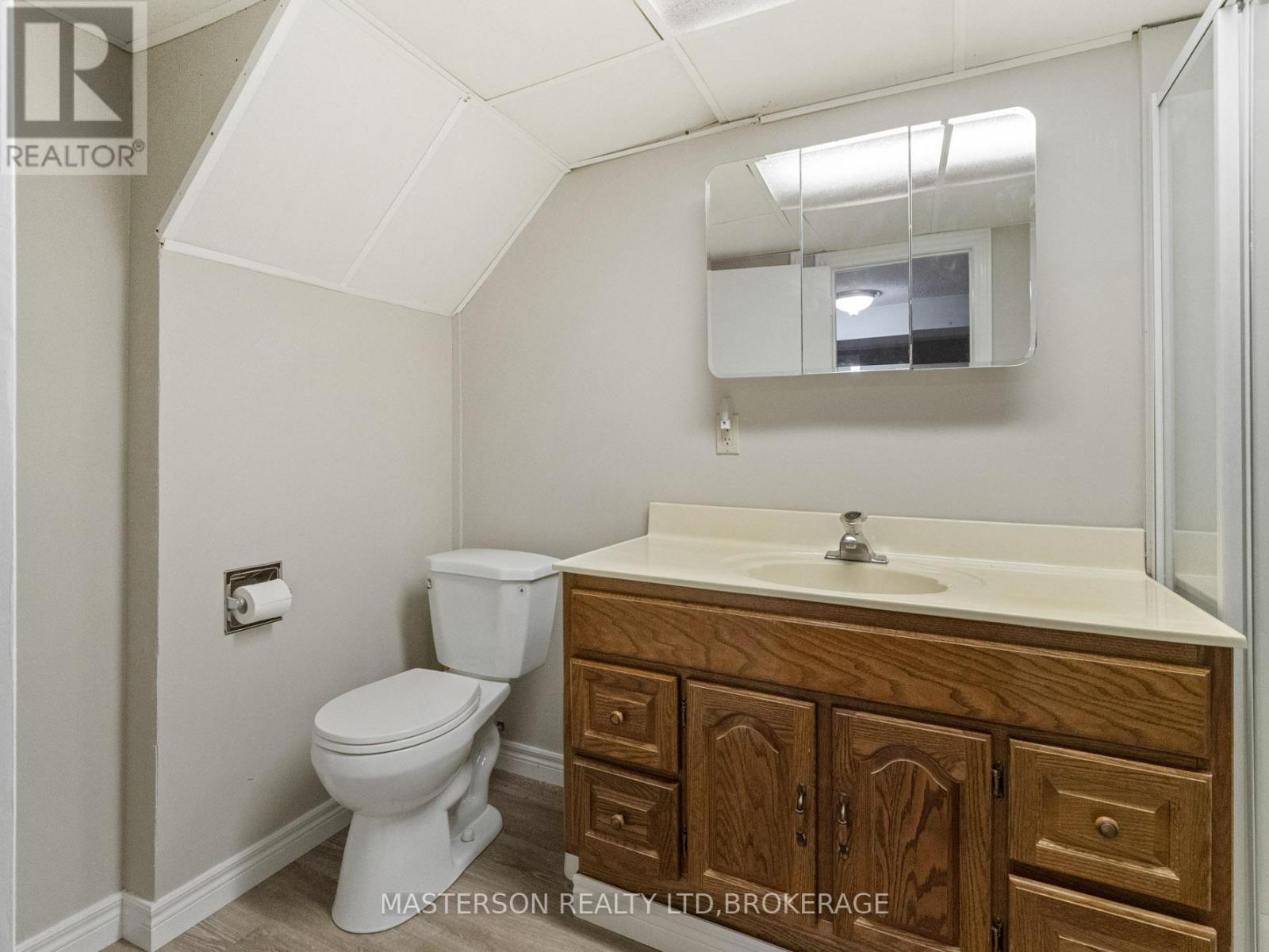 5 Burdy Drive, St. Catharines (Grapeview), ON - Indoor Photo Showing Bathroom