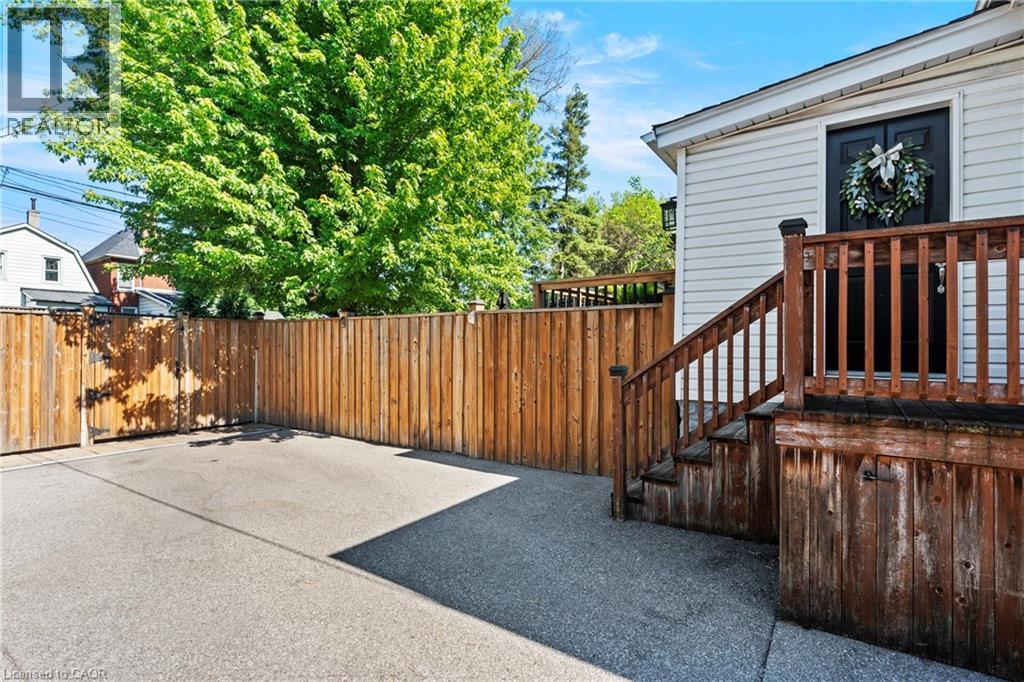 99 Edgemont Street N, Hamilton, ON - Outdoor