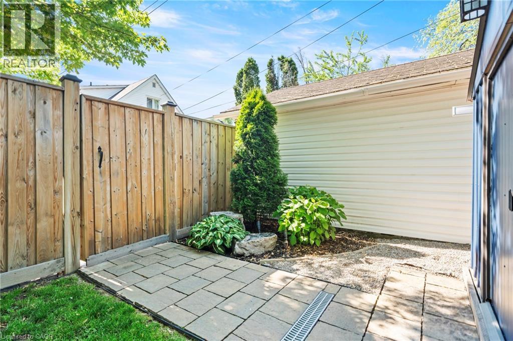 99 Edgemont Street N, Hamilton, ON - Outdoor With Exterior
