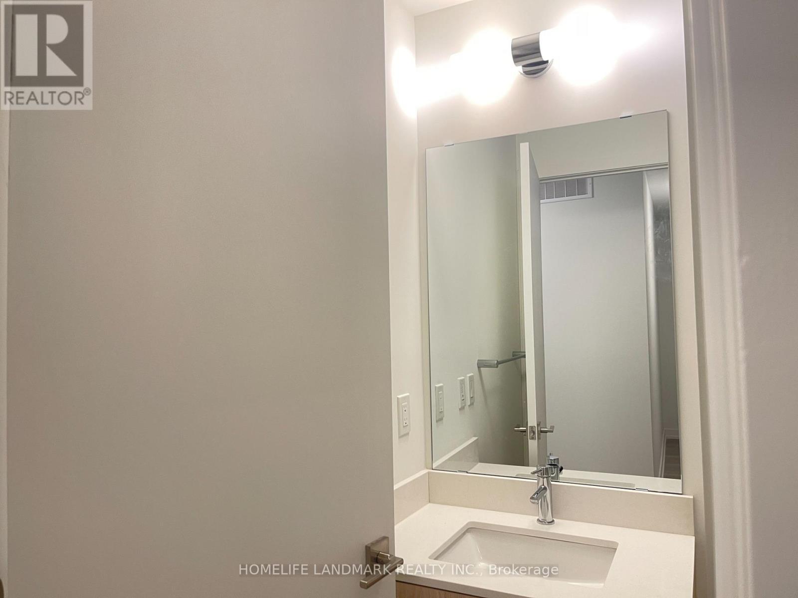 307 - 8 Walder Lane, Richmond Hill, ON