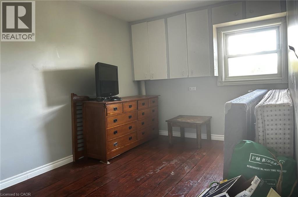 8 Nelson Street, Webbwood, ON - Indoor