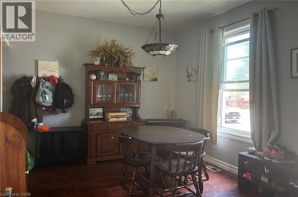 8 Nelson Street, Webbwood, ON - Indoor Photo Showing Dining Room