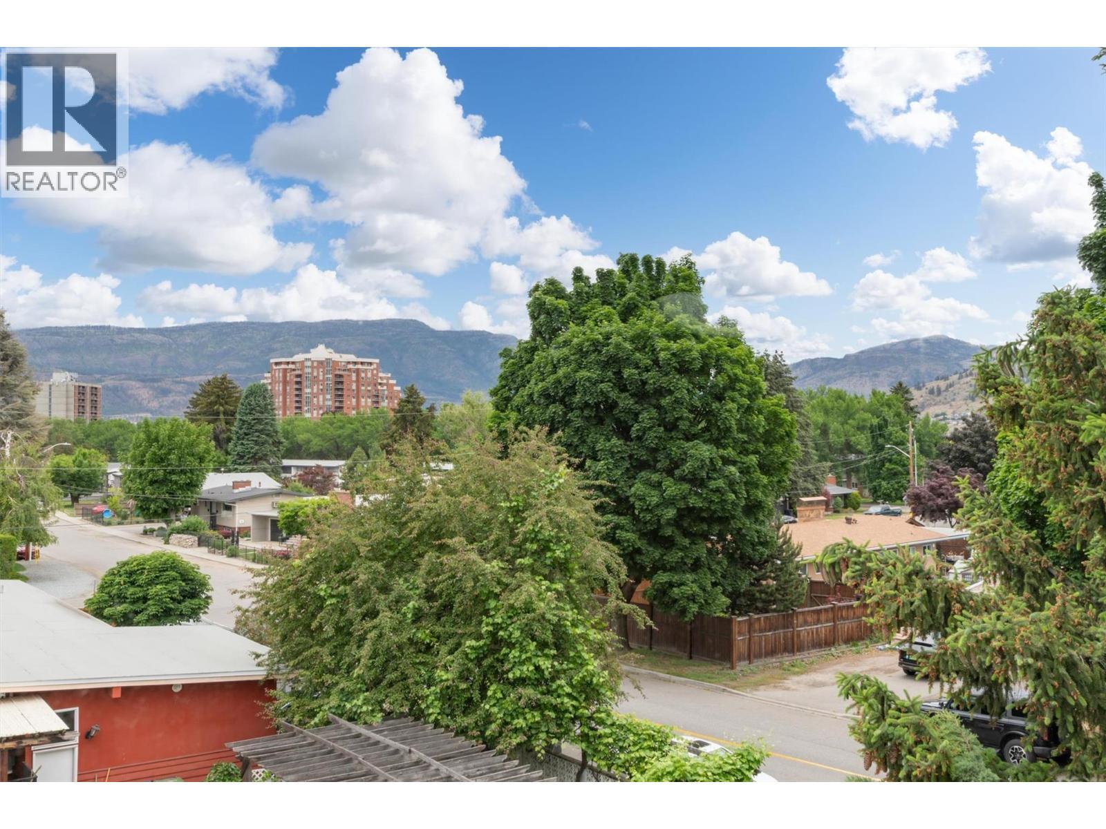 1672 Thayer Court, Kelowna, BC - Outdoor With View