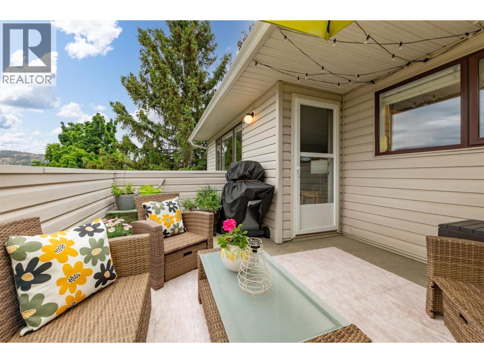 1672 Thayer Court, Kelowna, BC - Outdoor With Deck Patio Veranda With Exterior