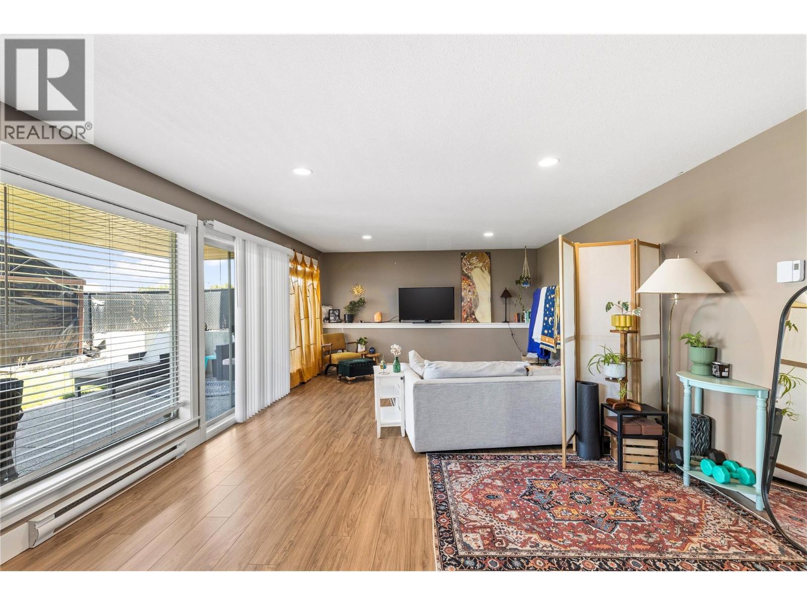 Suite Living room - 6552 Blackcomb Place, Vernon, BC
