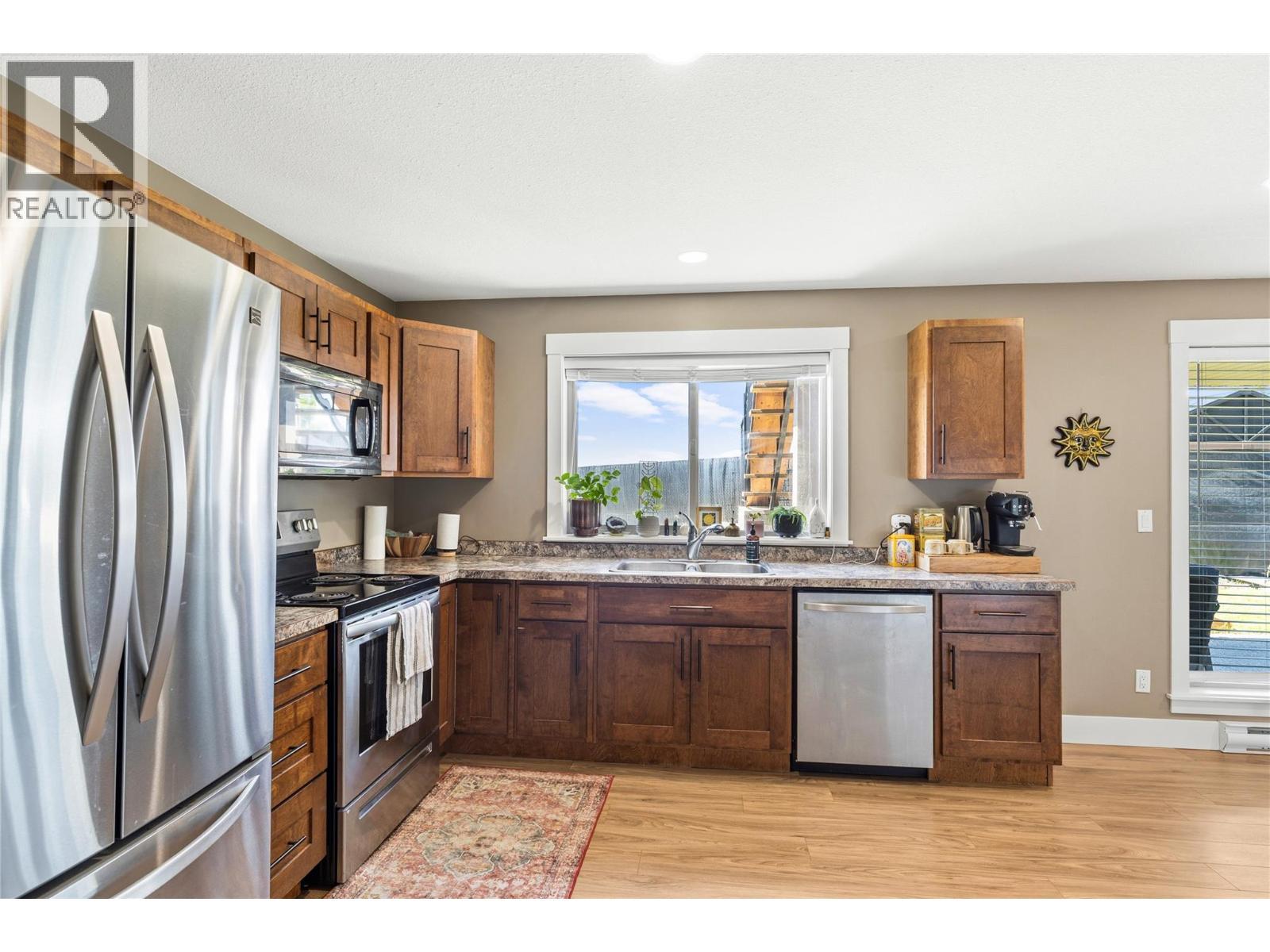 Suite Kitchen - 6552 Blackcomb Place, Vernon, BC