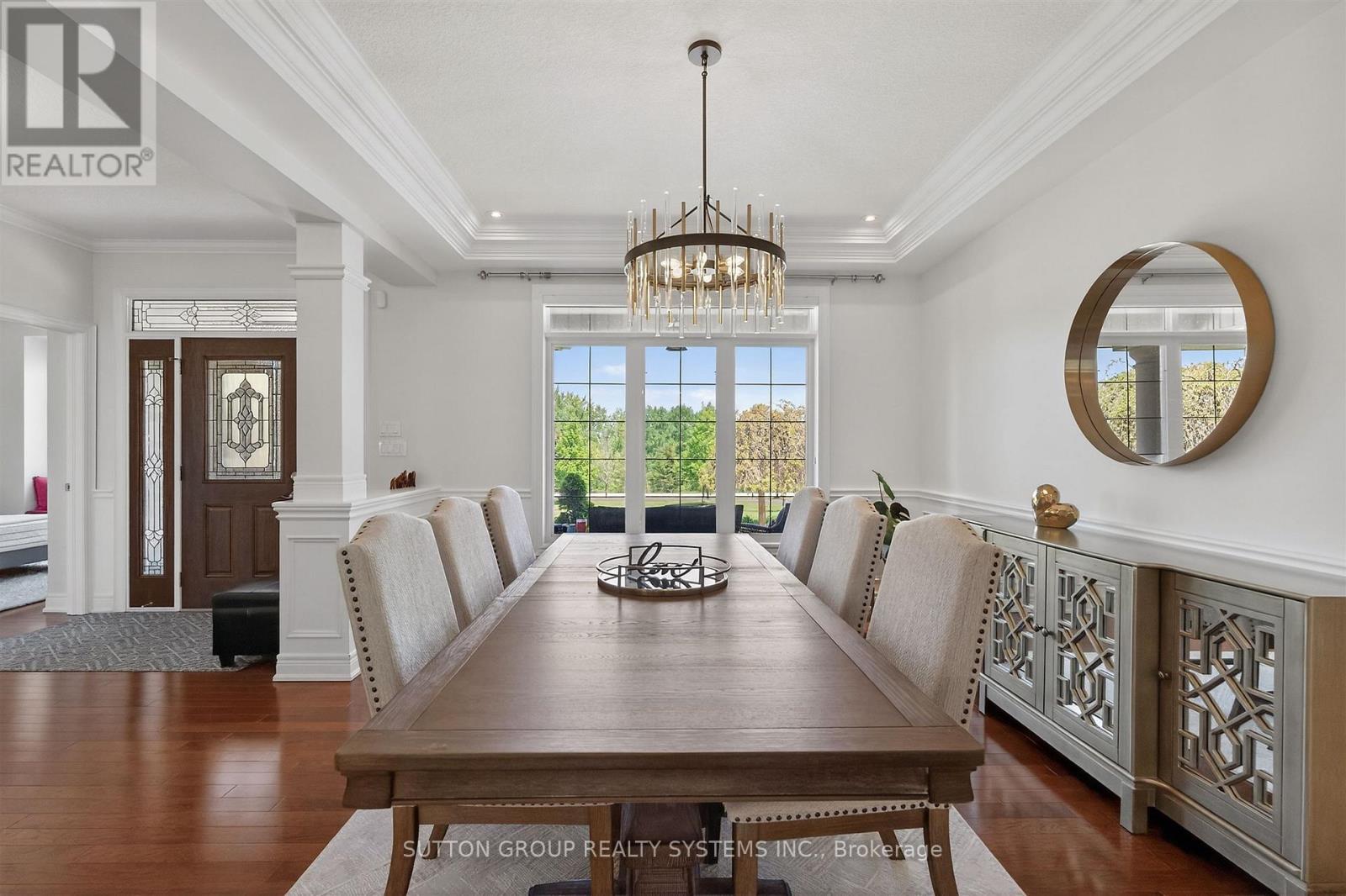 11310 Taylor Court, Milton, ON - Indoor Photo Showing Dining Room