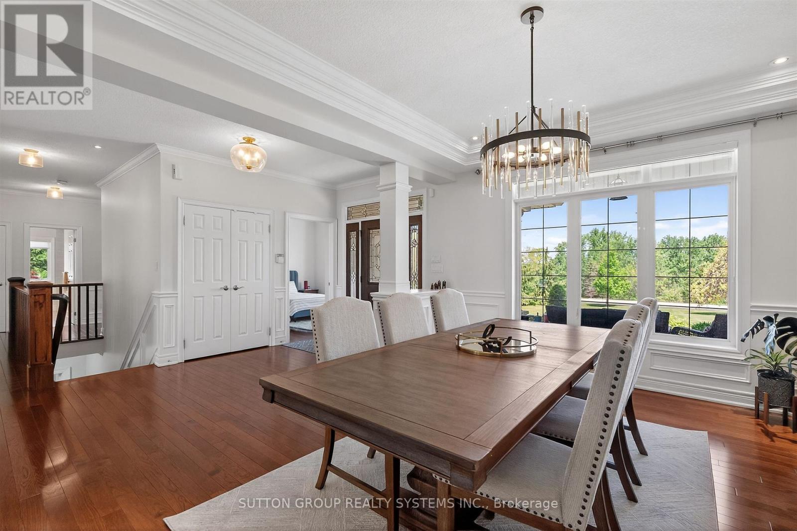 11310 Taylor Court, Milton, ON - Indoor Photo Showing Dining Room