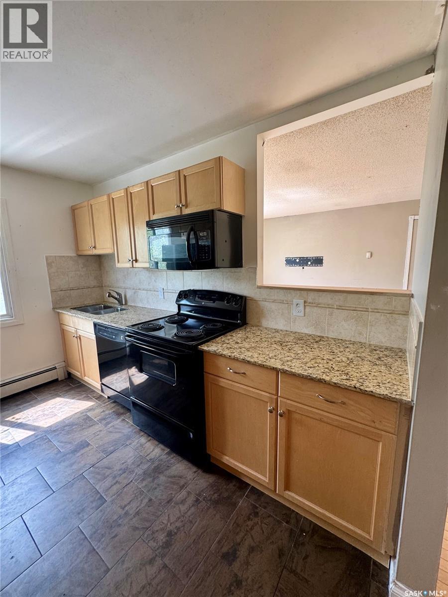 11 2320 13Th Avenue, Regina, SK - Indoor Photo Showing Kitchen
