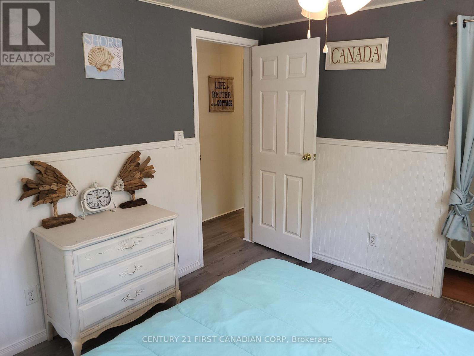 72599 Stanley Street, Bluewater (Hay), ON - Indoor Photo Showing Bedroom
