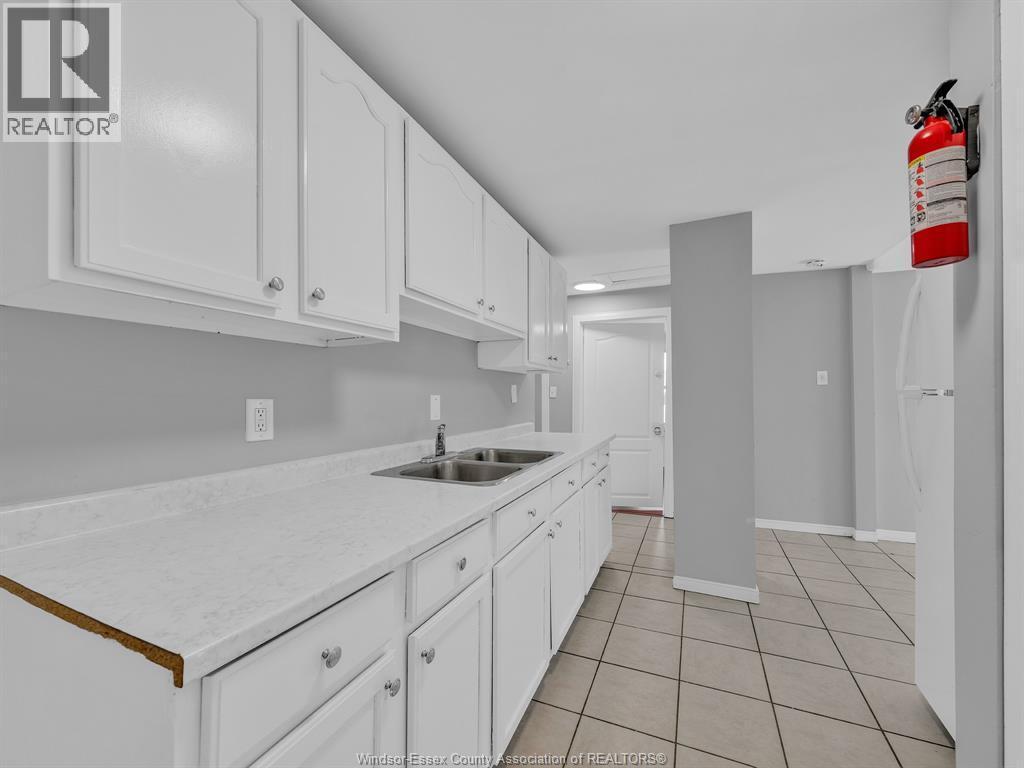 1153 University Avenue East, Windsor, ON