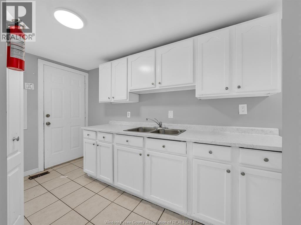 1153 University Avenue East, Windsor, ON